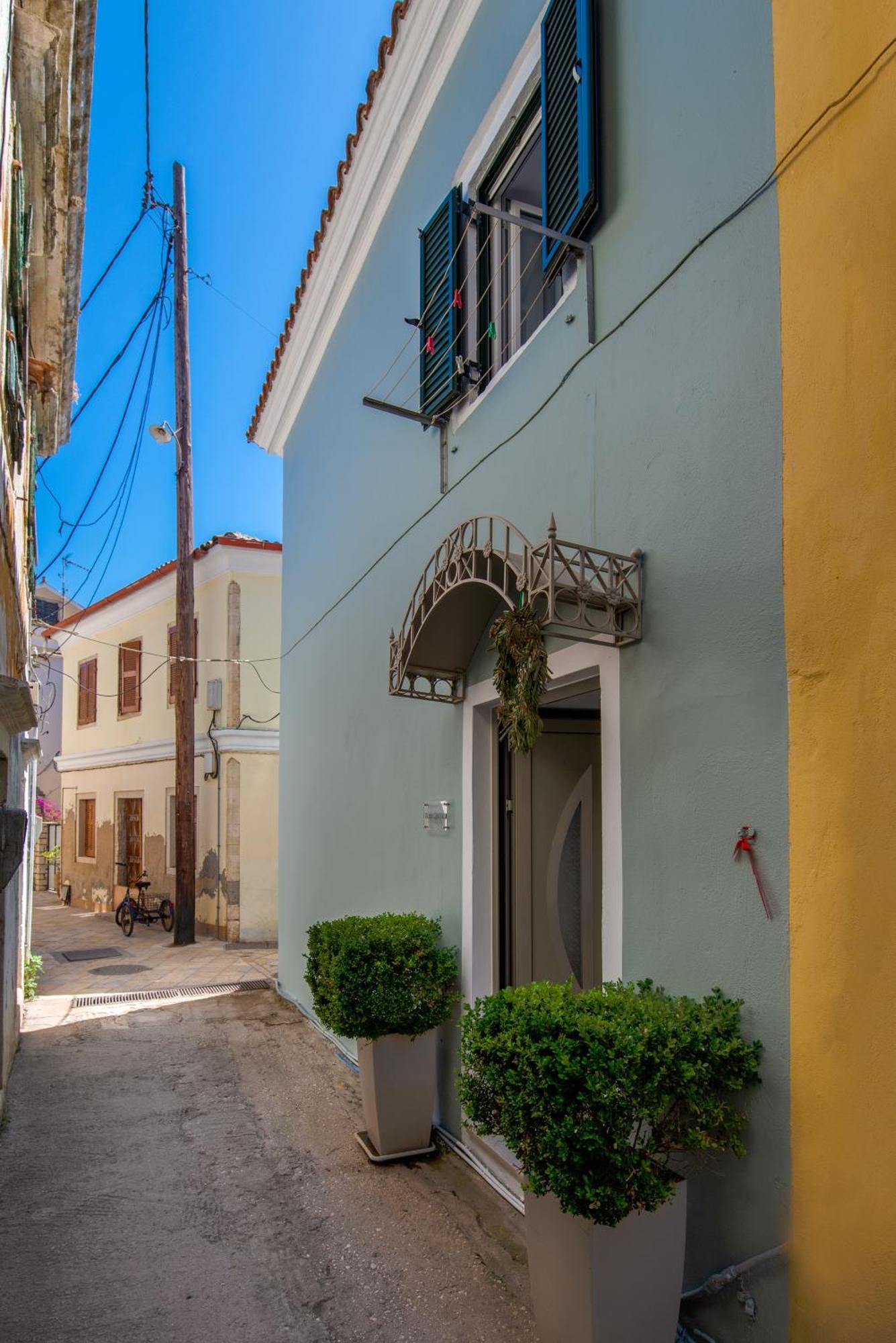 Paxos Center Apartment *